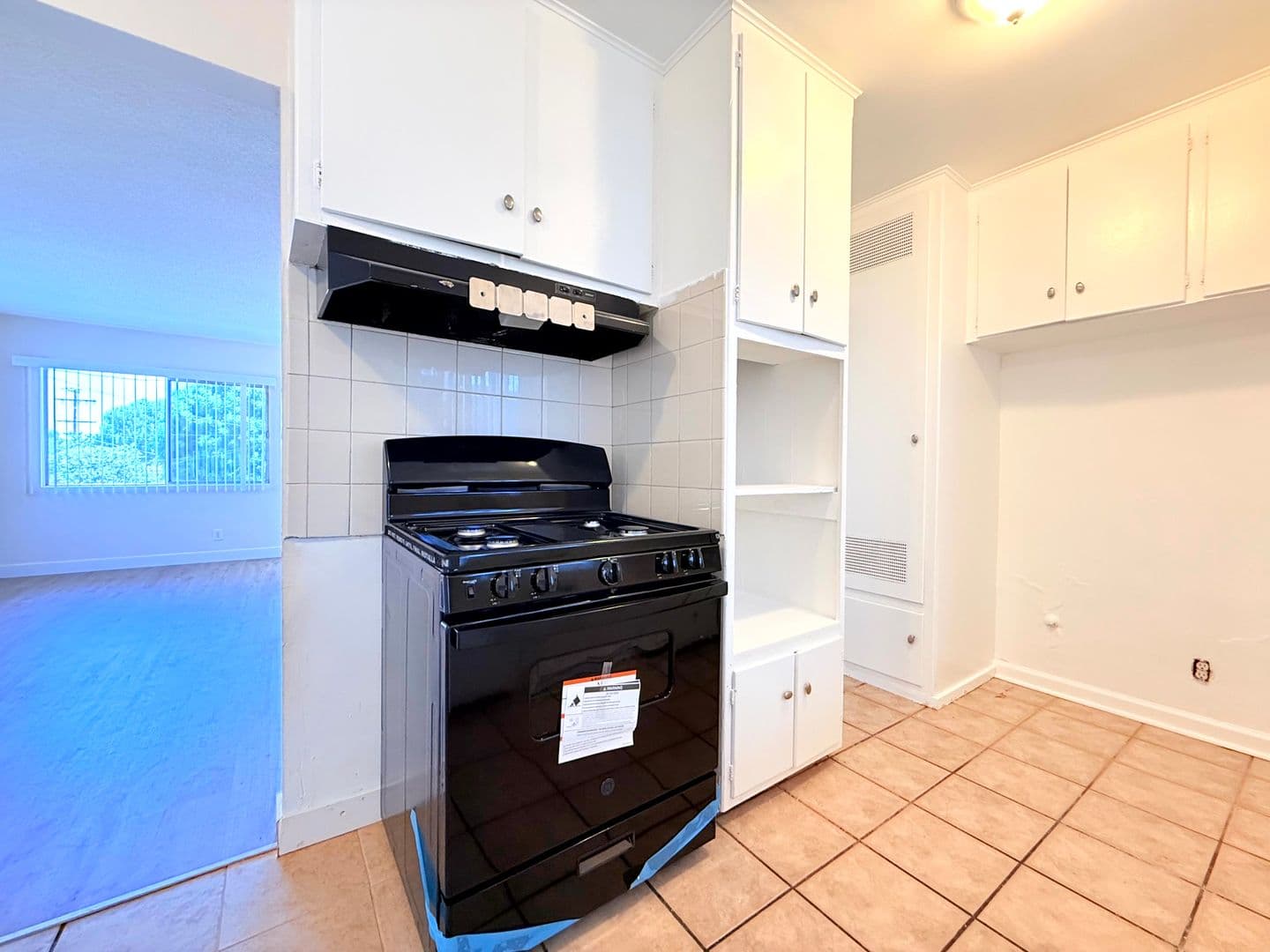 Lynwood Apartment: 11185 Carson Drive