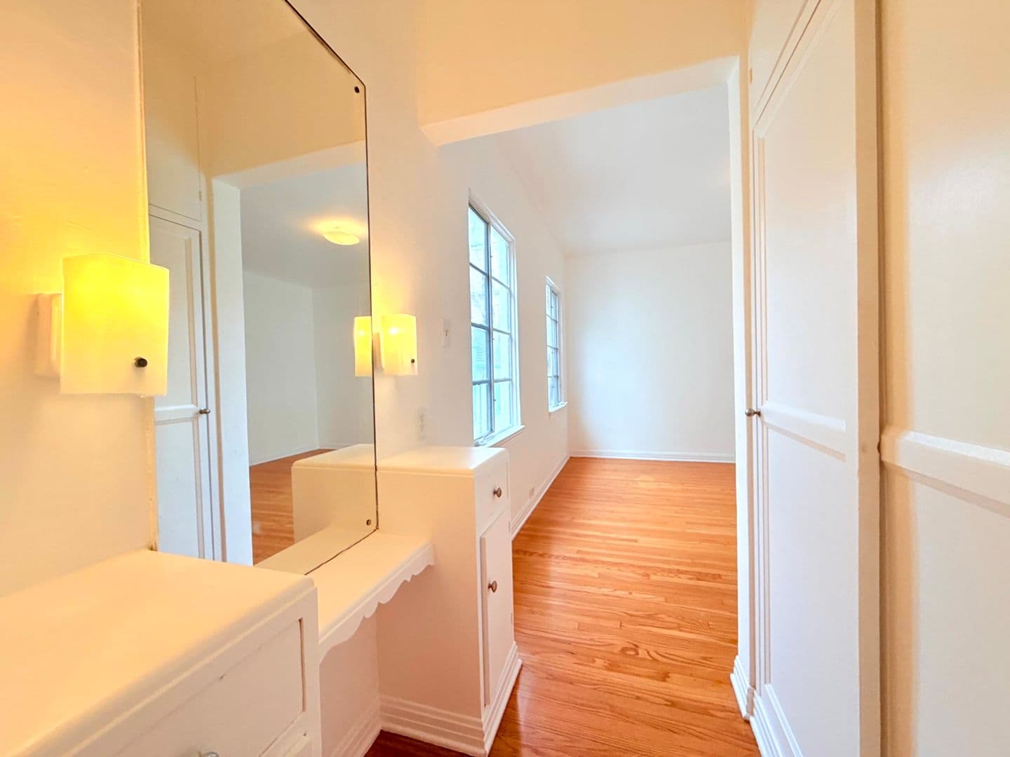 Los Angeles Apartment: 3919 W. 8th Street