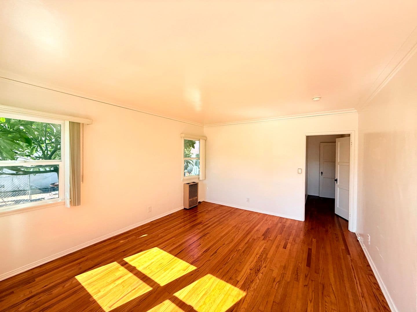 Los Angeles Apartment: 3531-3541 12th Avenue