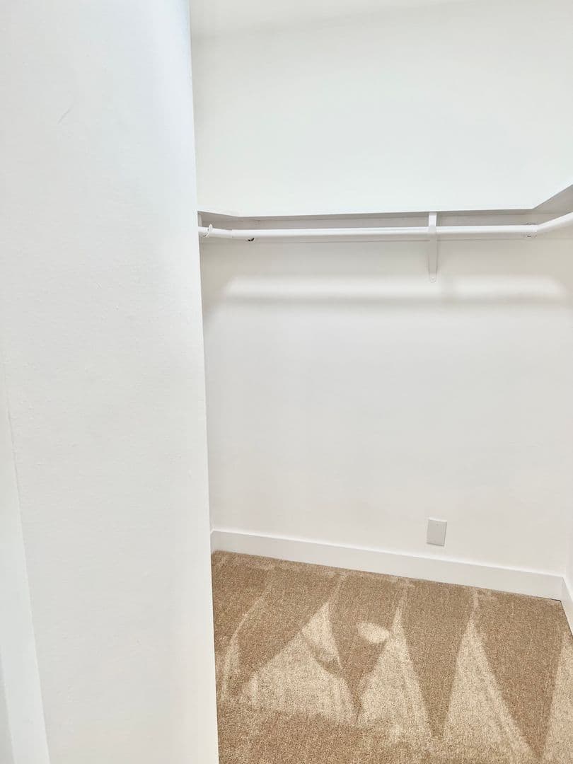 Sherman Oaks Apartment: 4647 Vista Del Monte