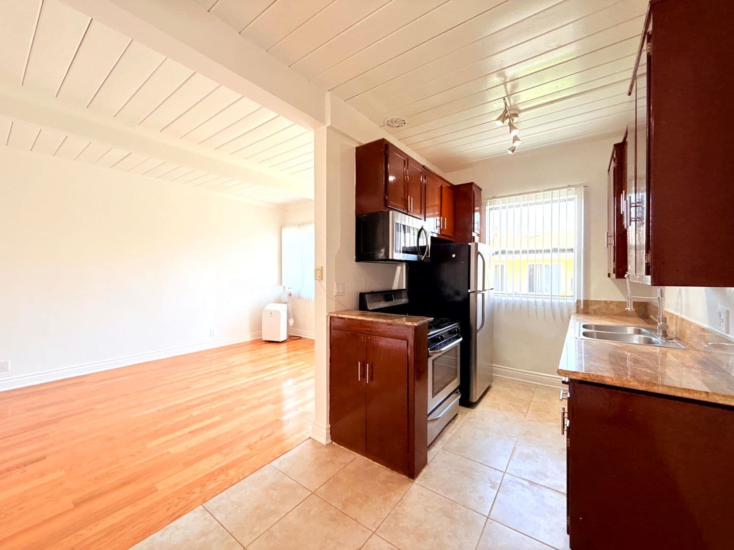 Los Angeles Apartment: 1376 N. Serrano Avenue