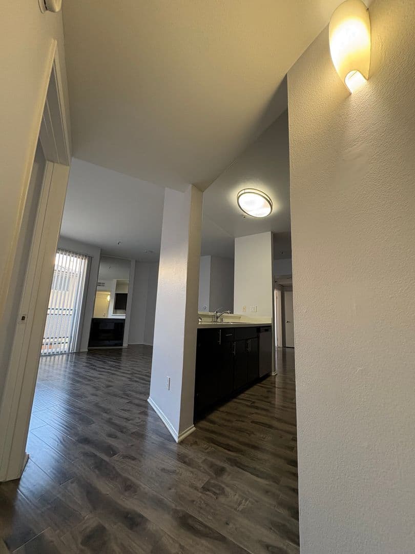 Los Angeles Apartment: 1443 N. Fuller Avenue