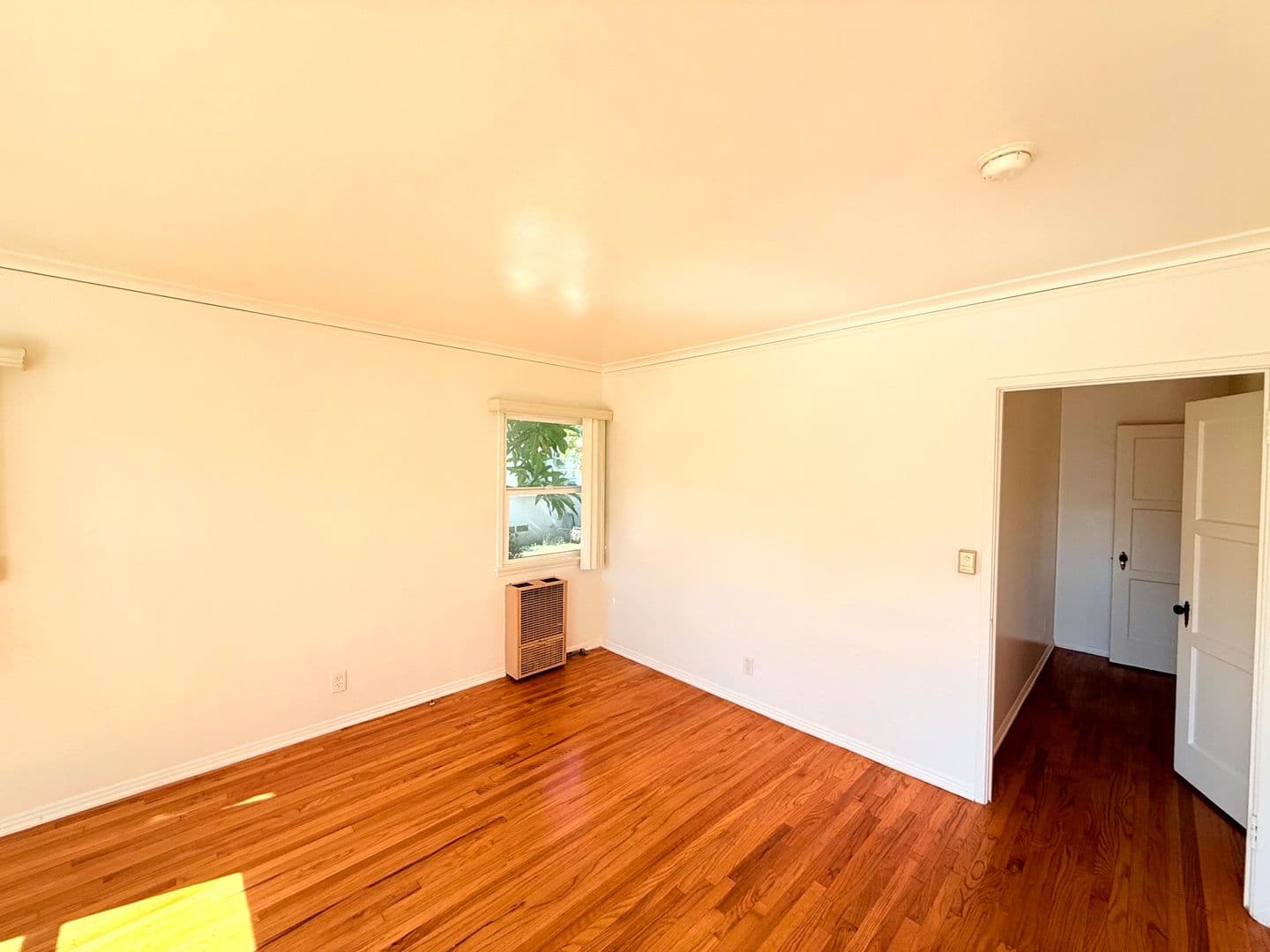Los Angeles Apartment: 3531-3541 12th Avenue