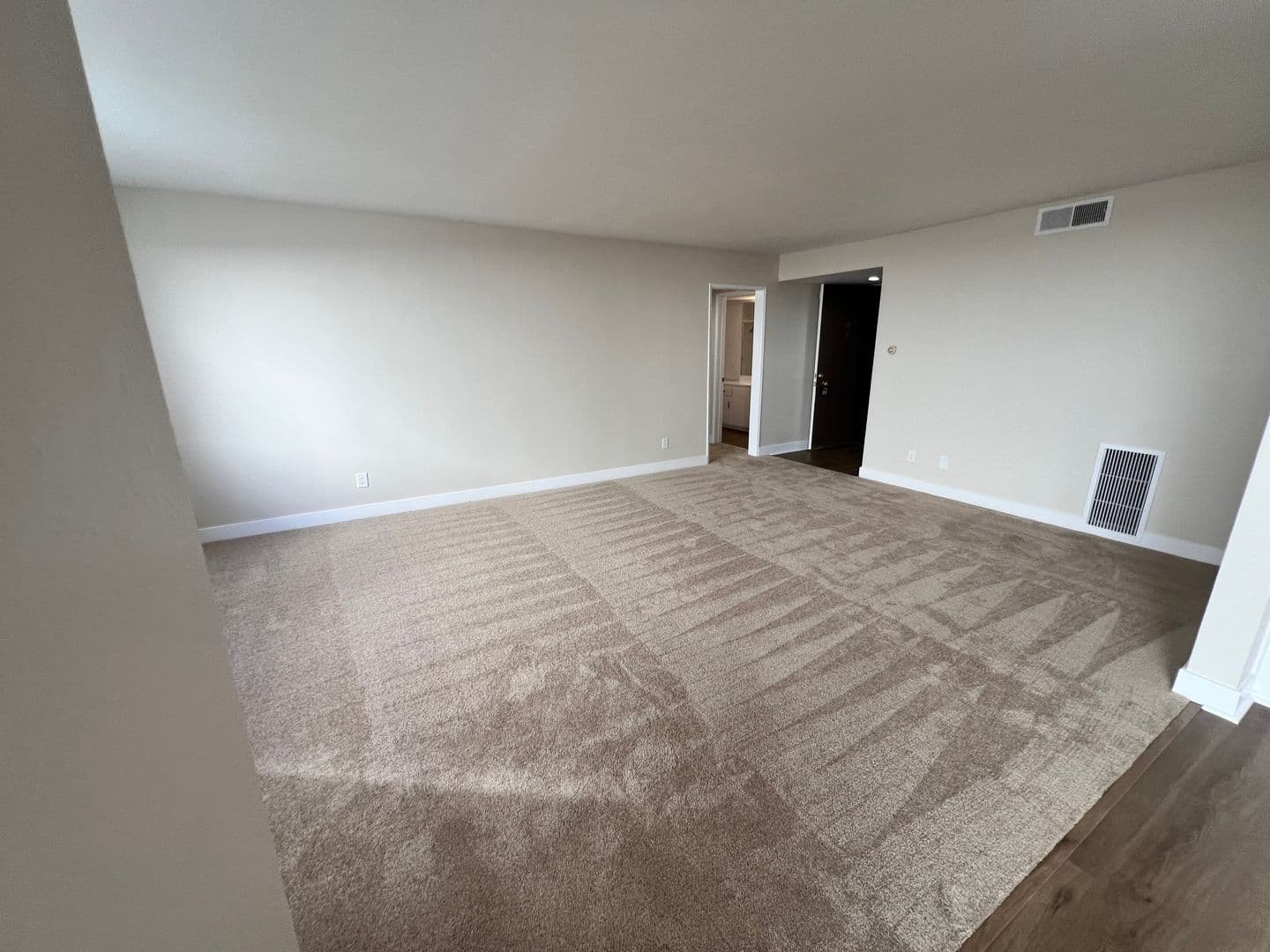 Sherman Oaks Apartment: 4647 Vista Del Monte