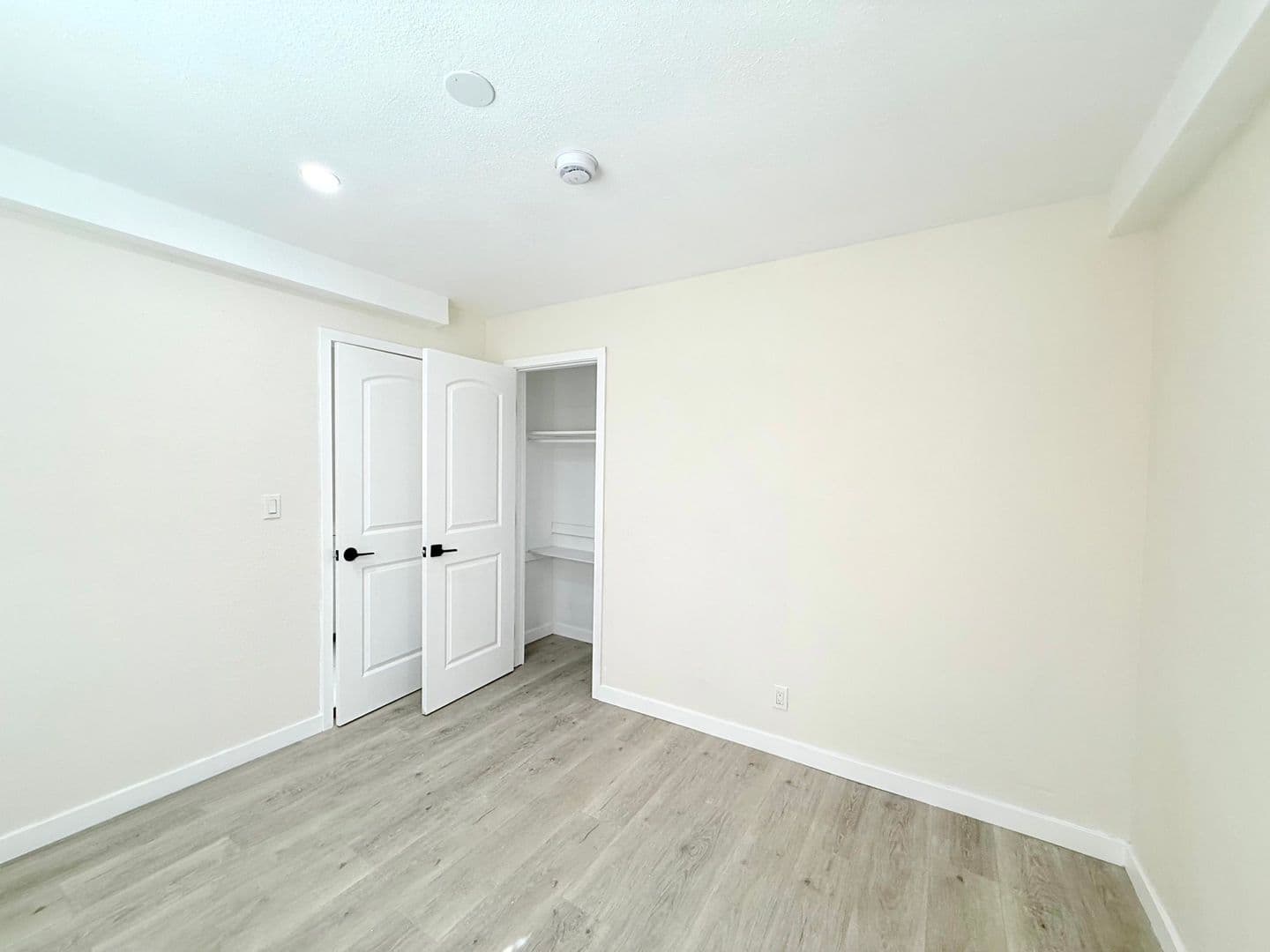 Los Angeles Apartment: 432 N Kingsley Dr.