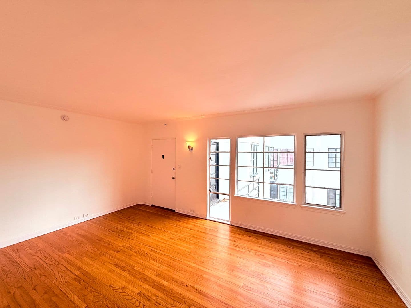 Los Angeles Apartment: 3919 W. 8th Street