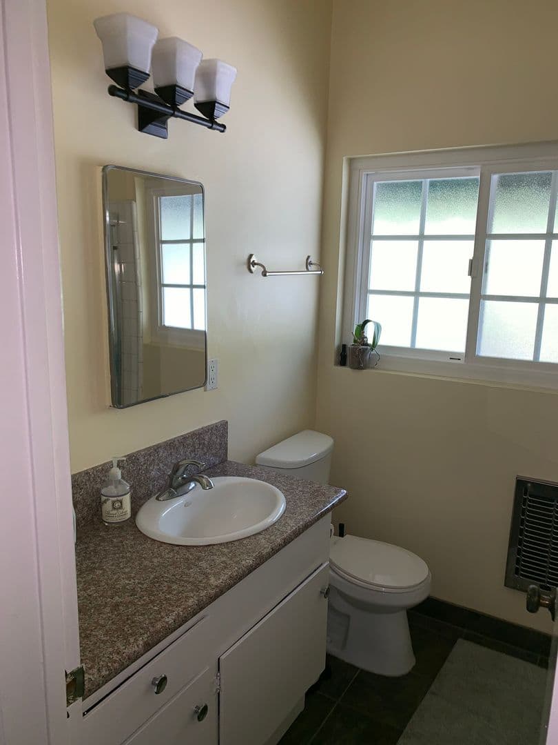 West Hollywood Apartment: 8130 Norton Ave