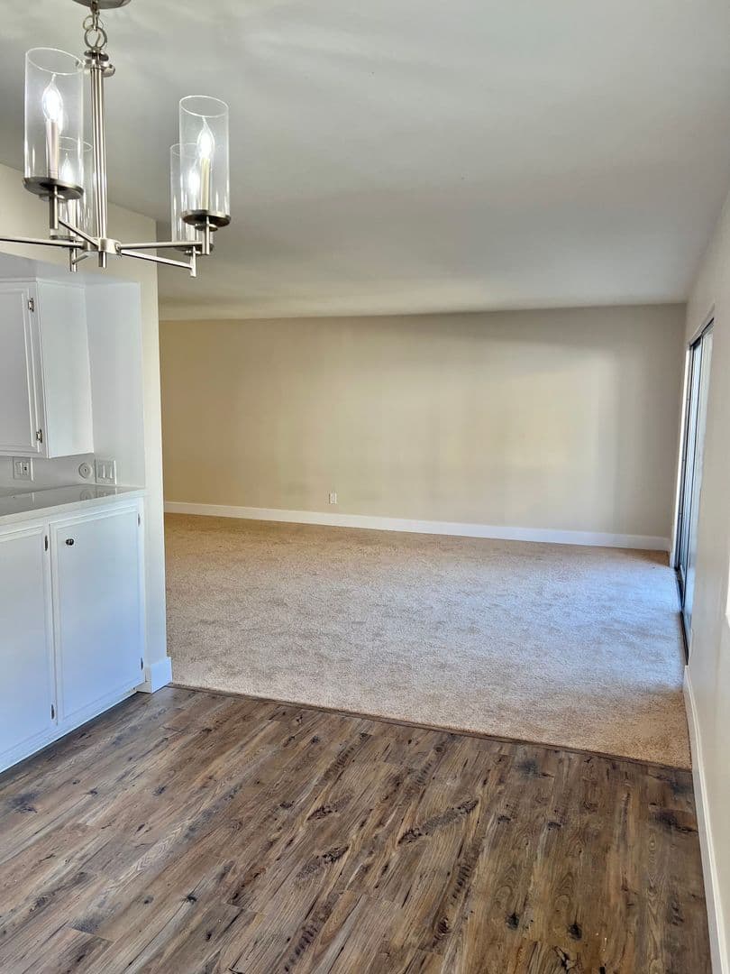 Sherman Oaks Apartment: 4647 Vista Del Monte