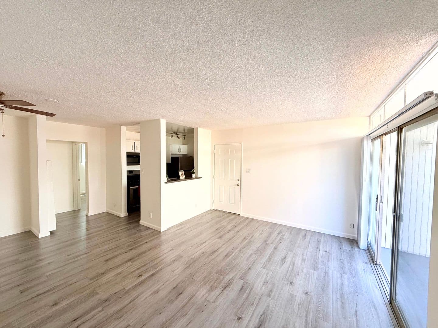Los Angeles Apartment: 1029 N. Ardmore Avenue