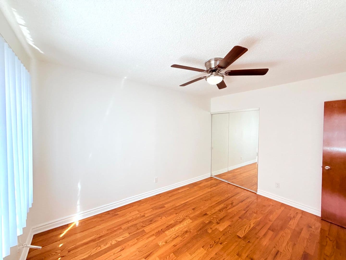 Los Angeles Apartment: 5618 Harold Way
