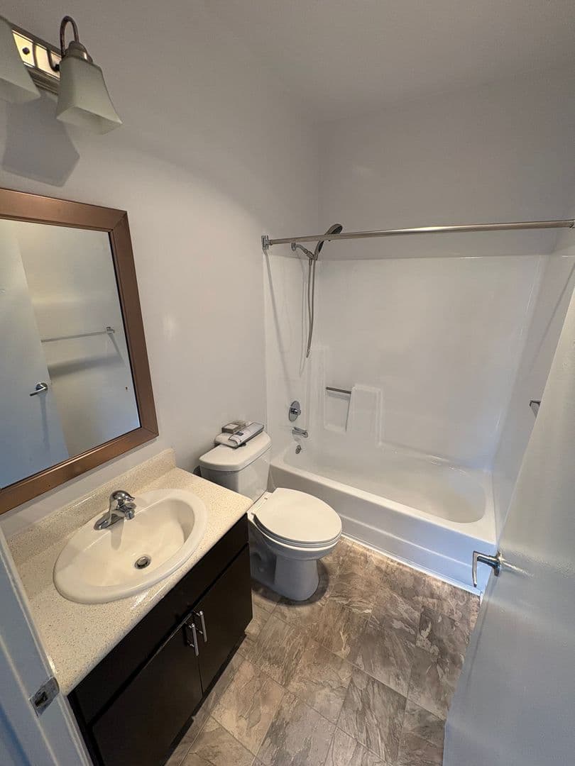 Los Angeles Apartment: 1443 N. Fuller Avenue
