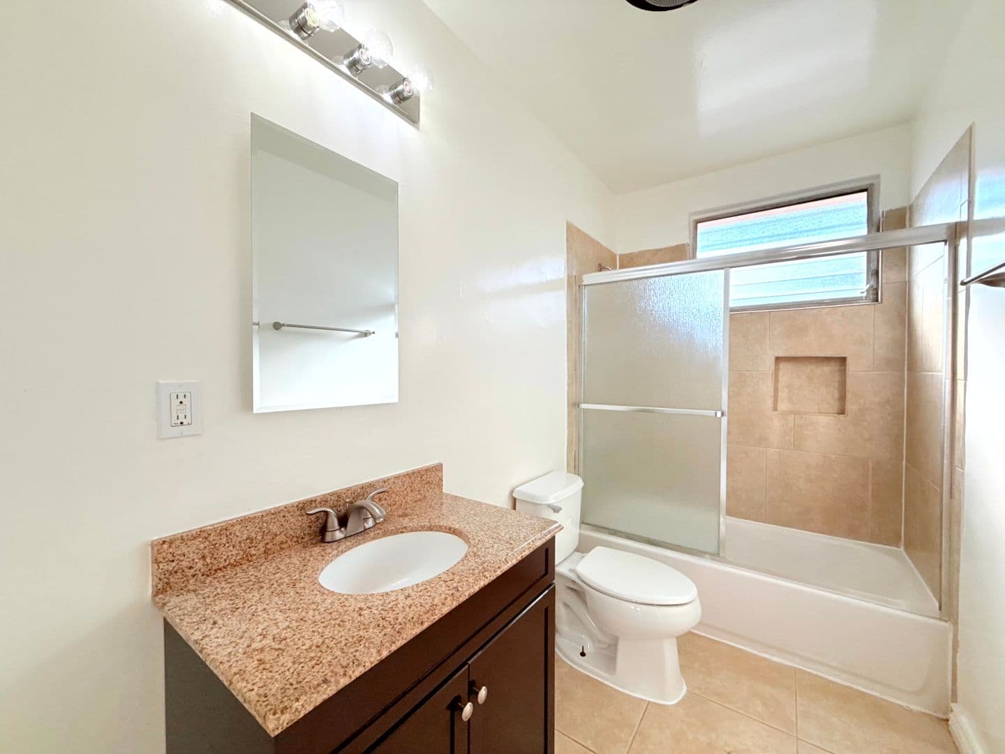 Los Angeles Apartment: 5618 Harold Way