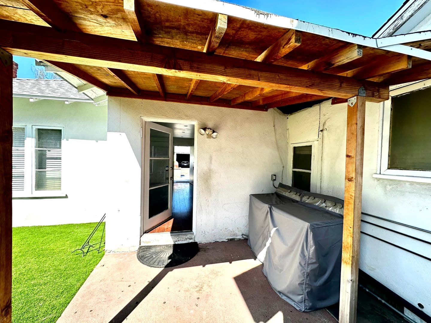 Pasadena Apartment: 607 N. El Molino Avenue