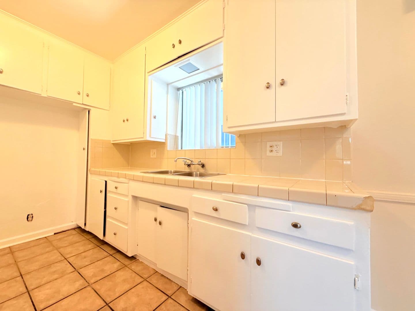 Lynwood Apartment: 11185 Carson Dr.