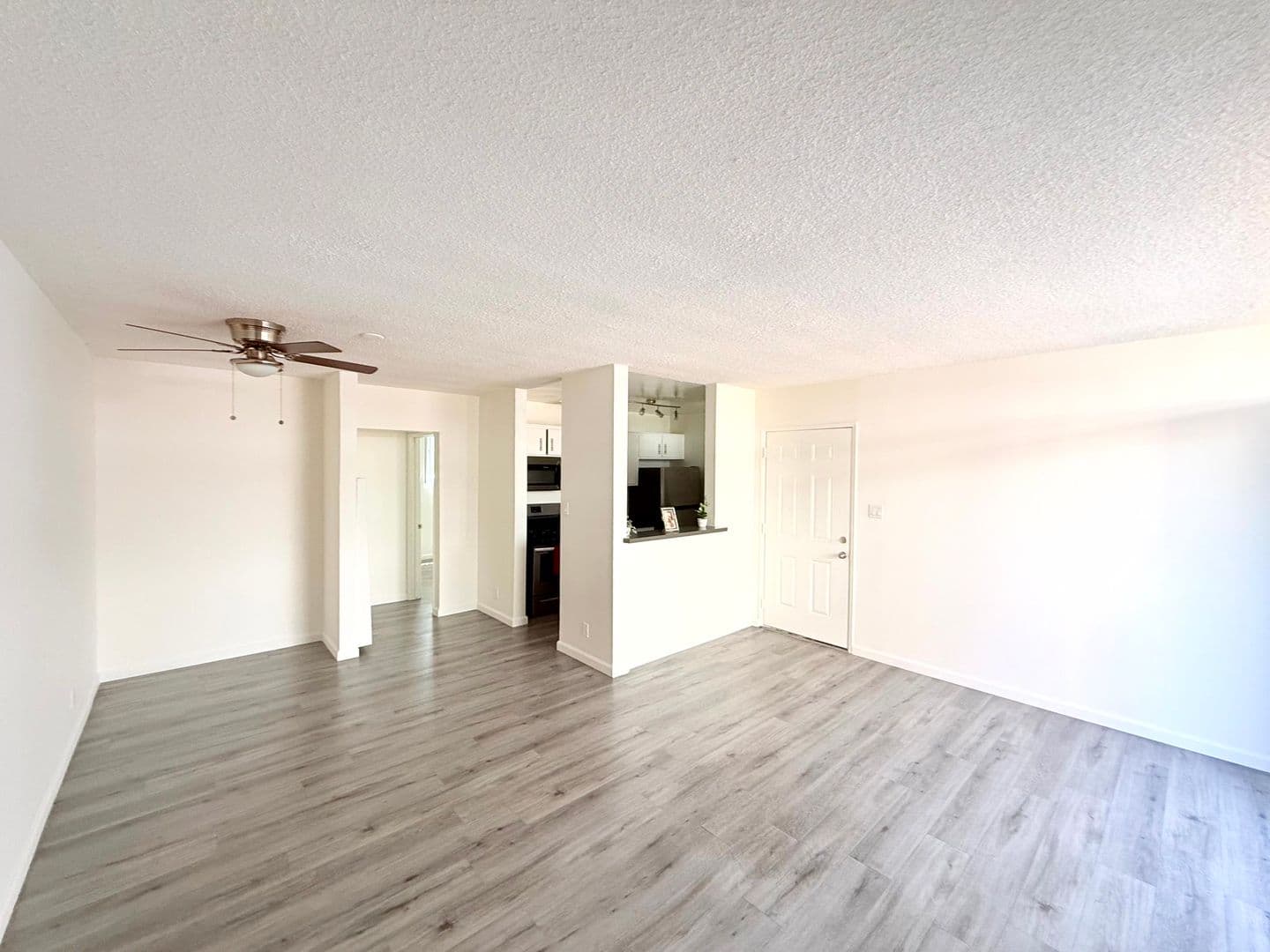 Los Angeles Apartment: 1029 N. Ardmore Avenue