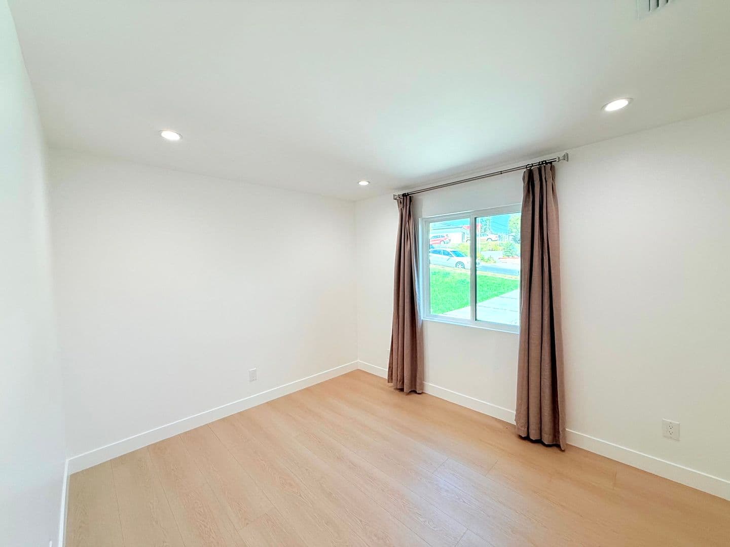 Pacoima Multiplex: 10839 Fellows Avenue - 10839 - House