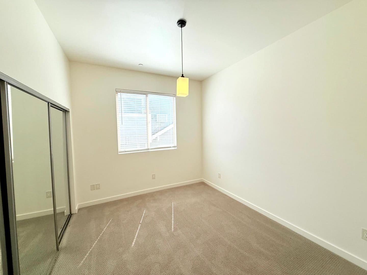 Van Nuys Apartment: 6428 Woodley Avenue