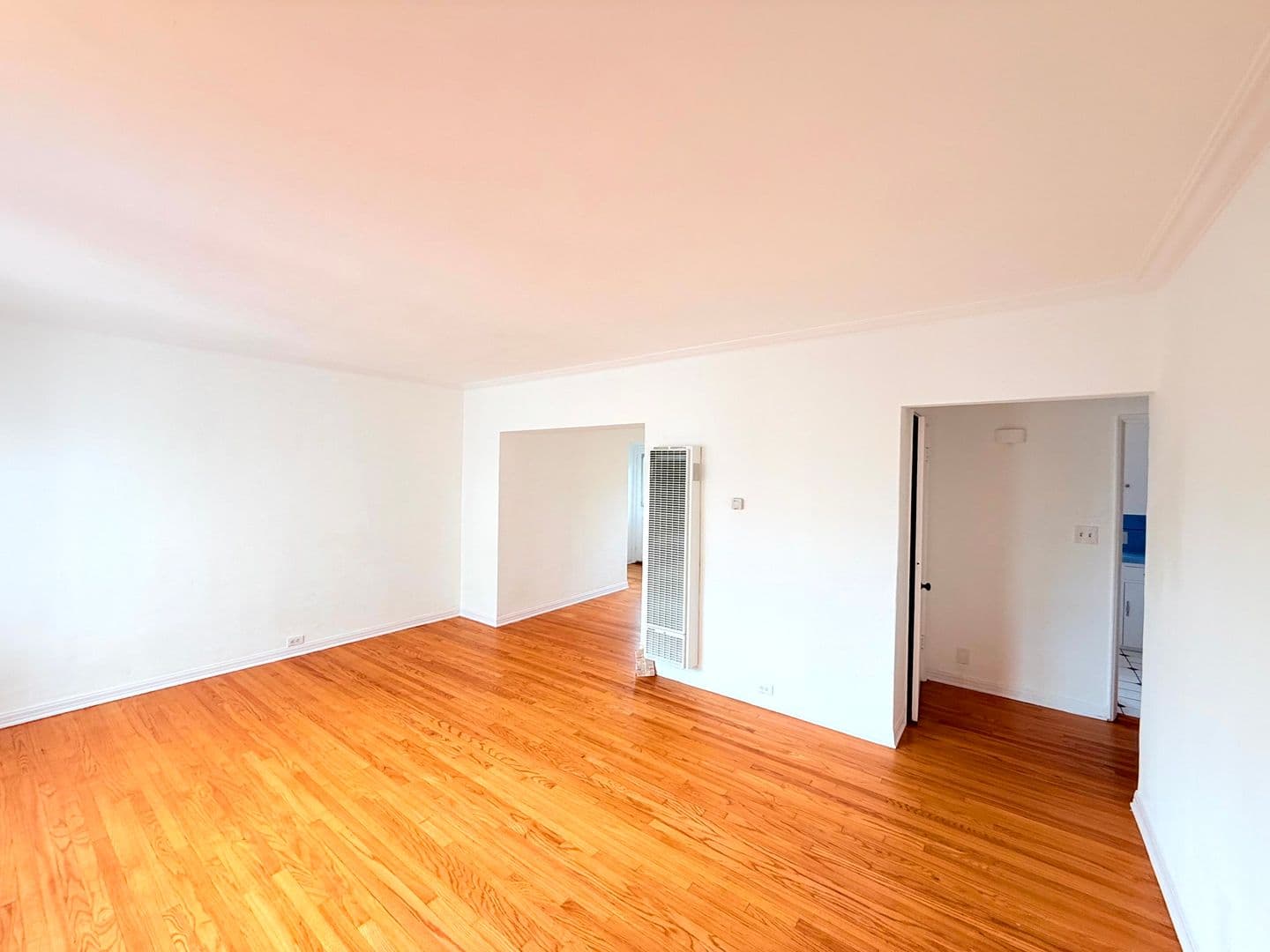 Los Angeles Apartment: 3919 W. 8th Street