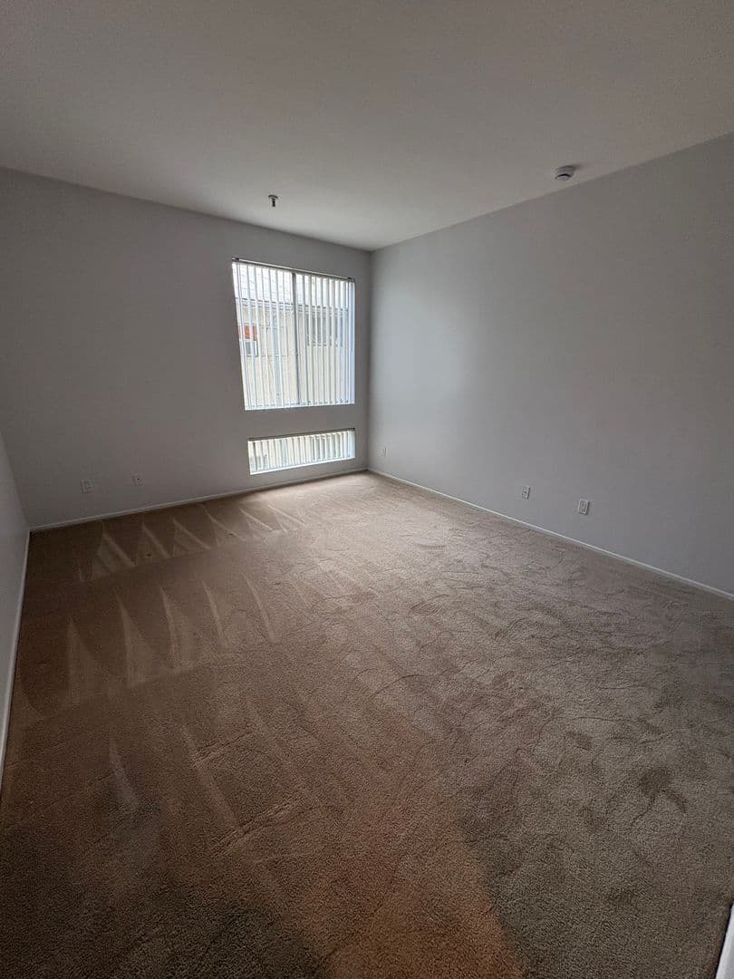 Los Angeles Apartment: 1443 N. Fuller Avenue