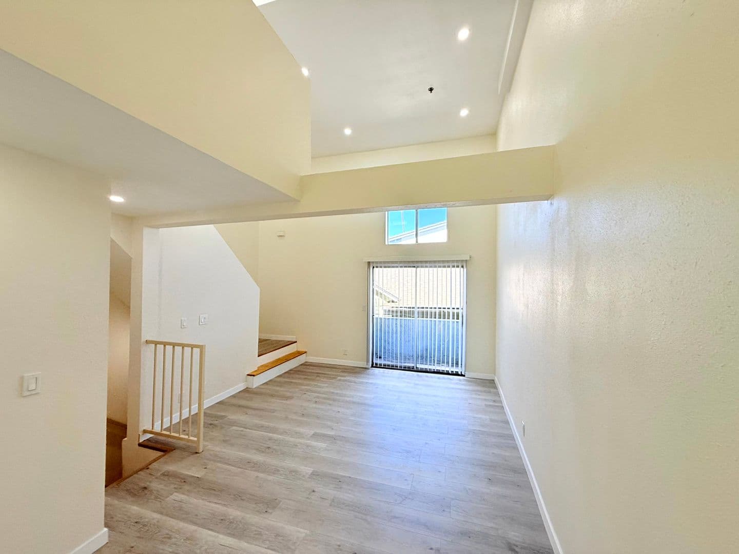Los Angeles Apartment: 432 N Kingsley Dr.