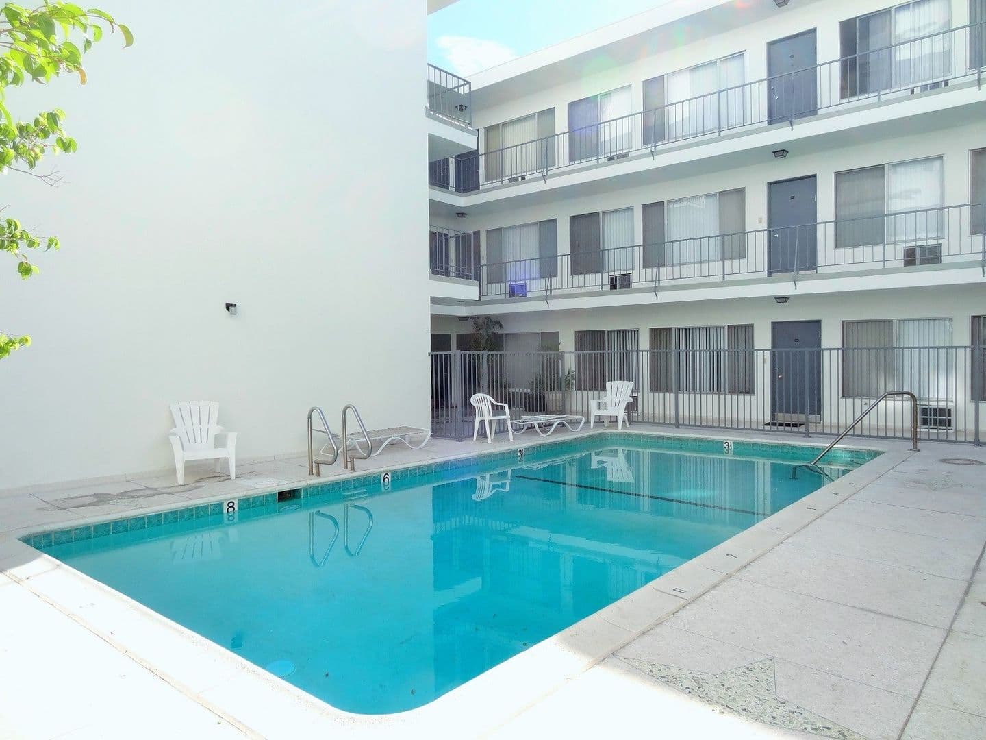 Los Angeles Apartment: 815 S. Wooster Street