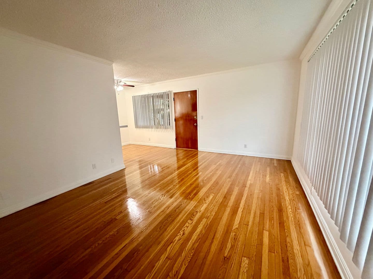 Los Angeles Apartment: 956 Wilcox Avenue