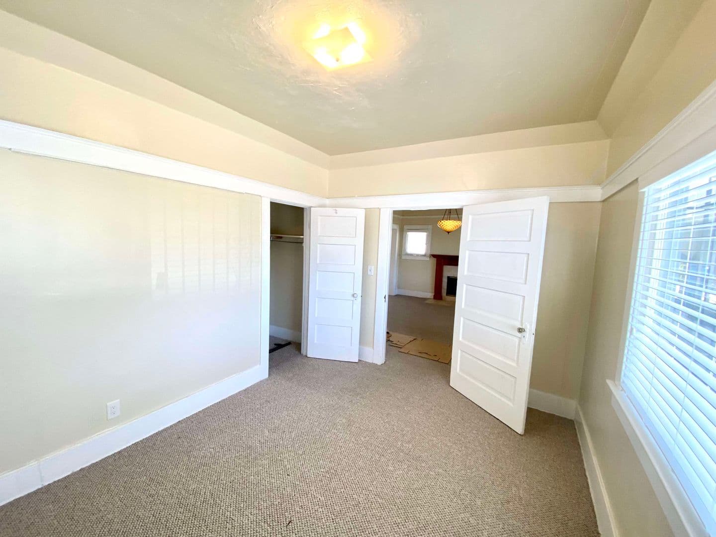 Los Angeles House: 1513 W 45th St