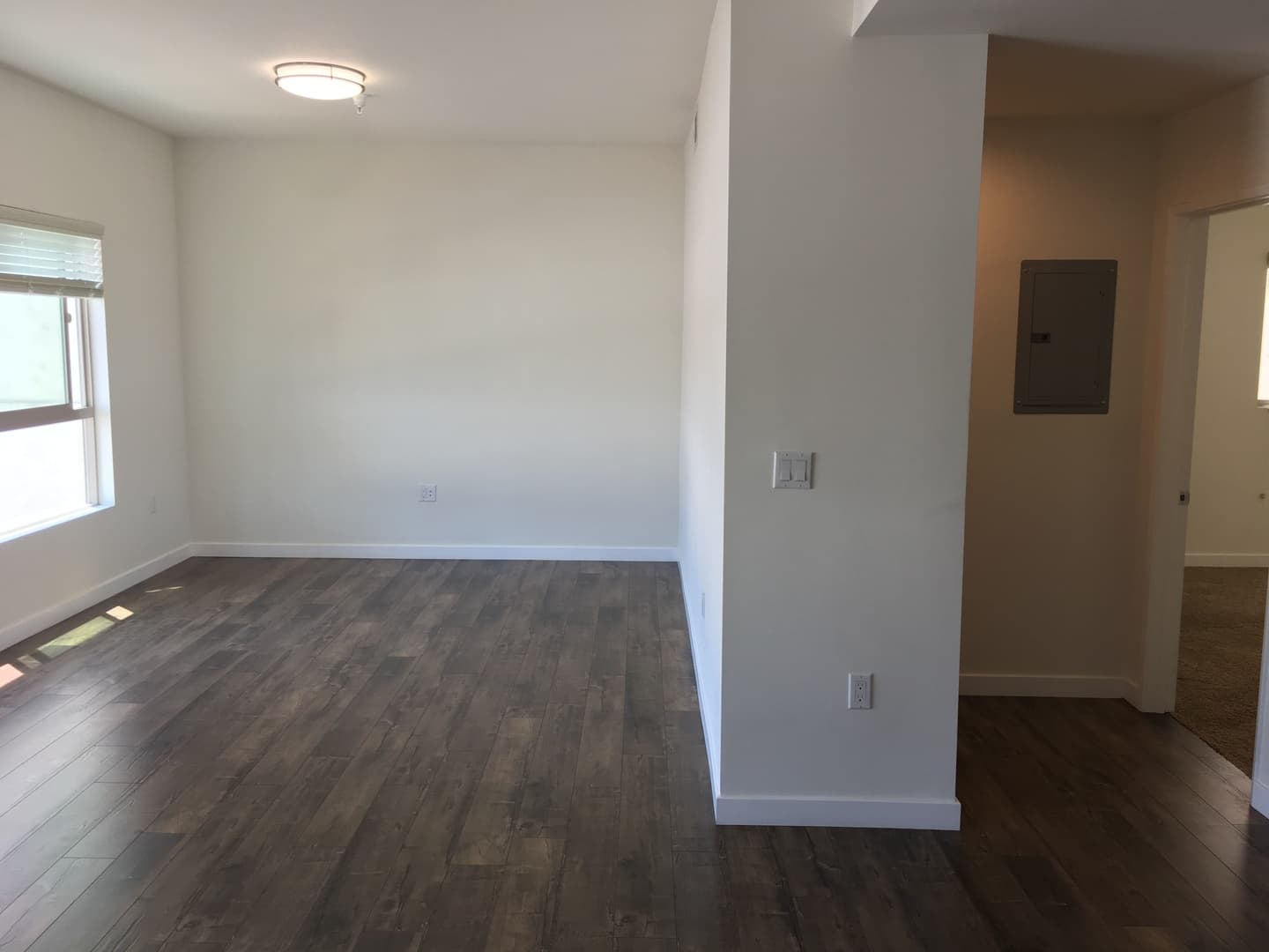 Canoga Park Apartment: 6816 Independence Ave