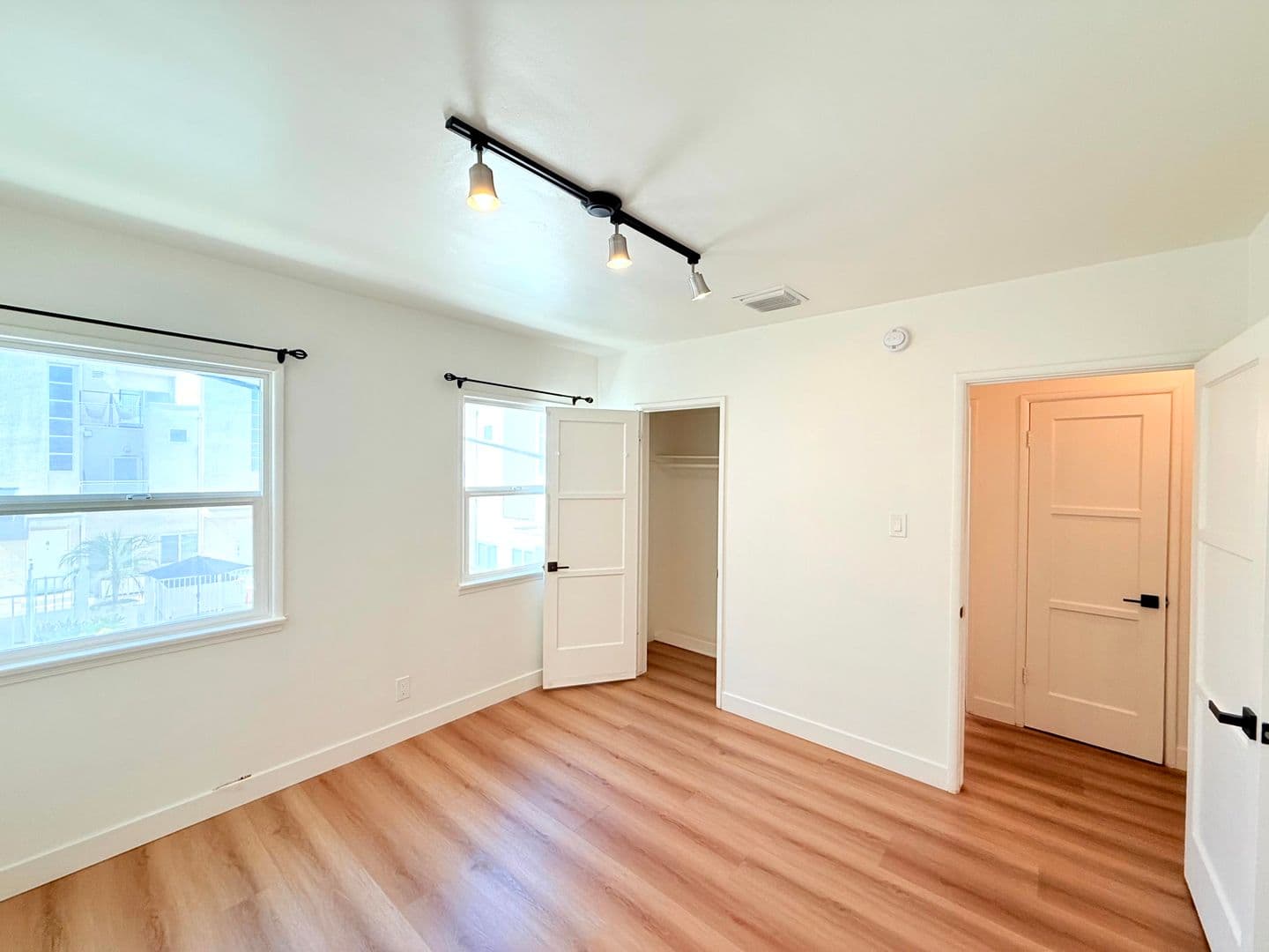 Studio City Apartment: 3936 Kentucky Dr.