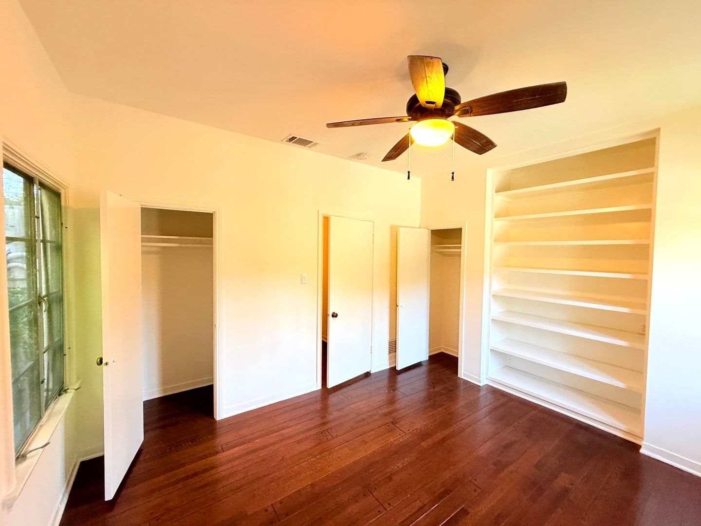 Los Angeles Apartment: 7660 Hollywood Boulevard