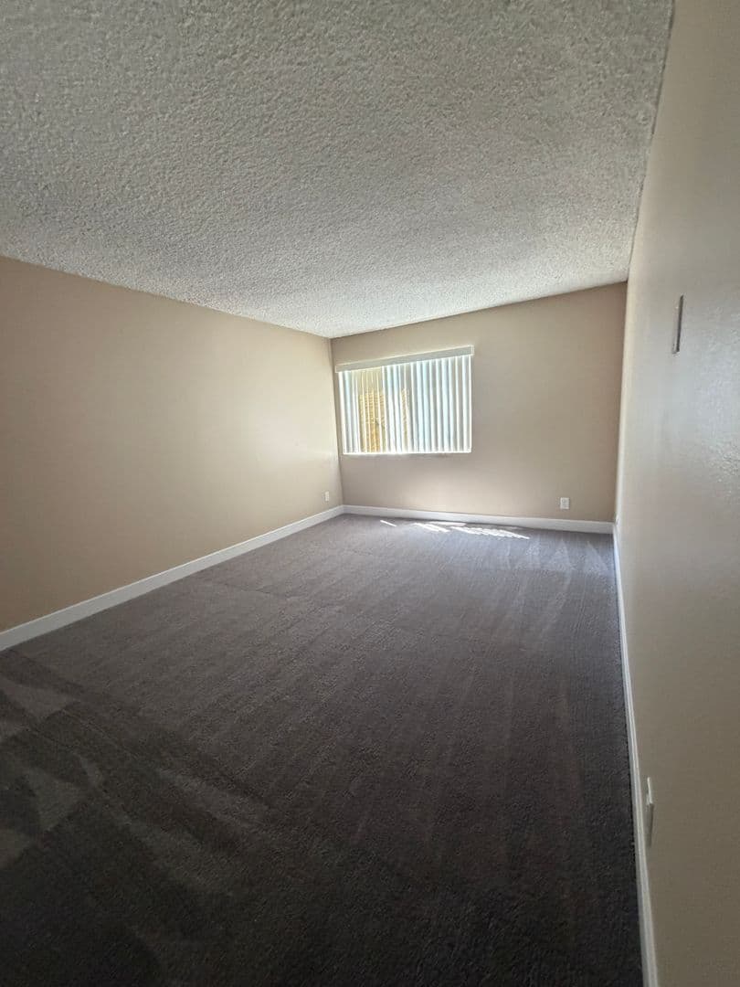 Canoga Park Apartment: 8340 Northgate Ave