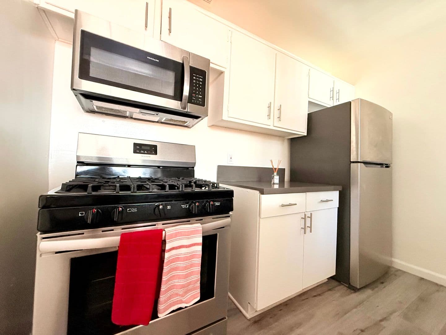 Los Angeles Apartment: 1029 N. Ardmore Avenue