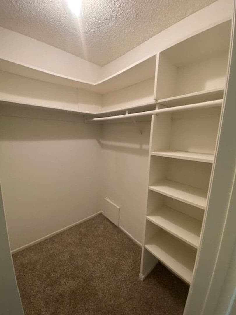 Los Angeles Apartment: 10644 Eastborne Avenue
