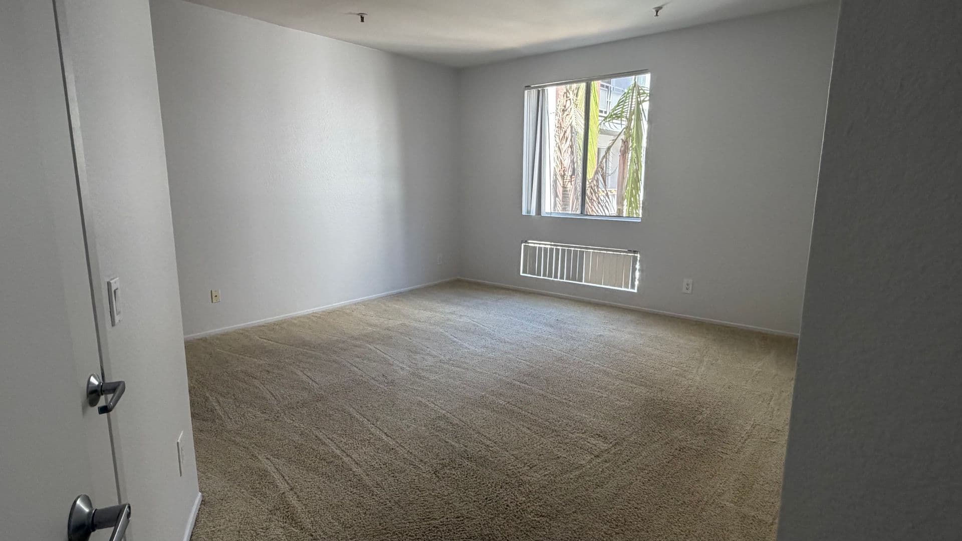 Los Angeles Apartment: 1443 N. Fuller Avenue