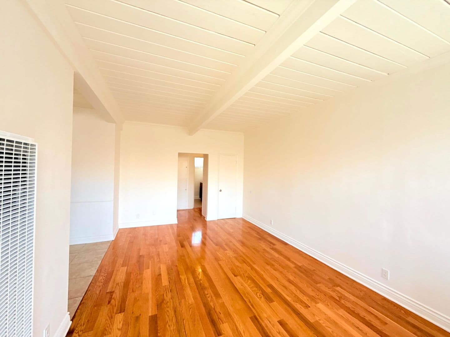 Los Angeles Apartment: 1376 N. Serrano Avenue