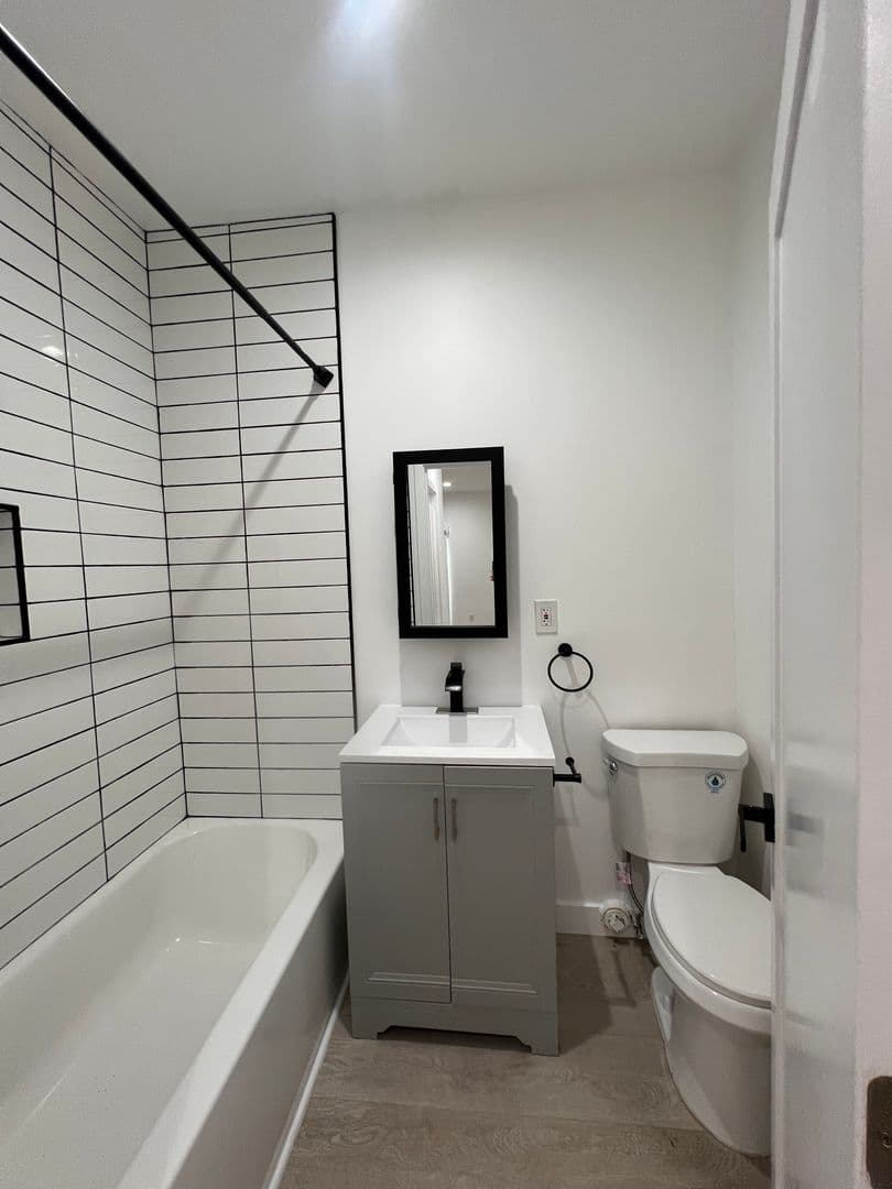 Los Angeles Apartment: 666 Shatto Place