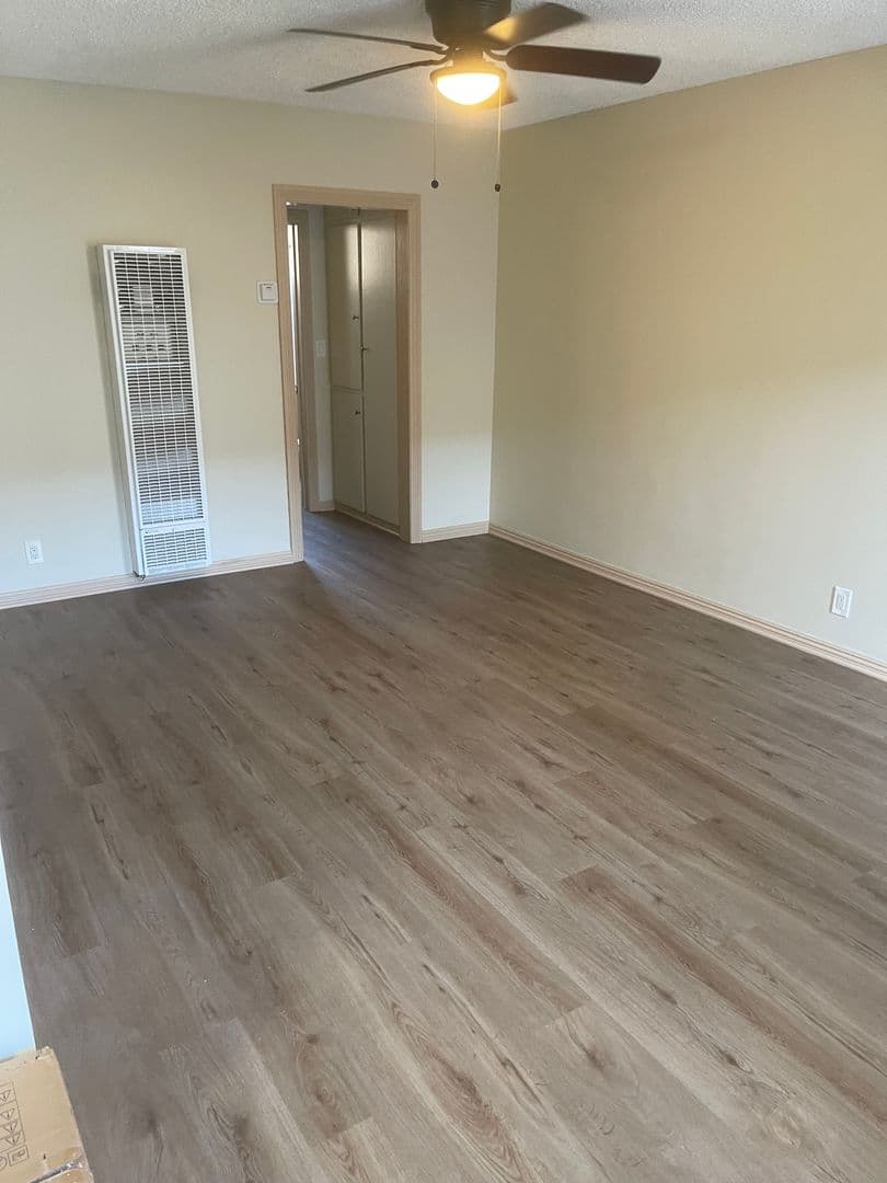 Inglewood Apartment: 925 Enterprise Avenue