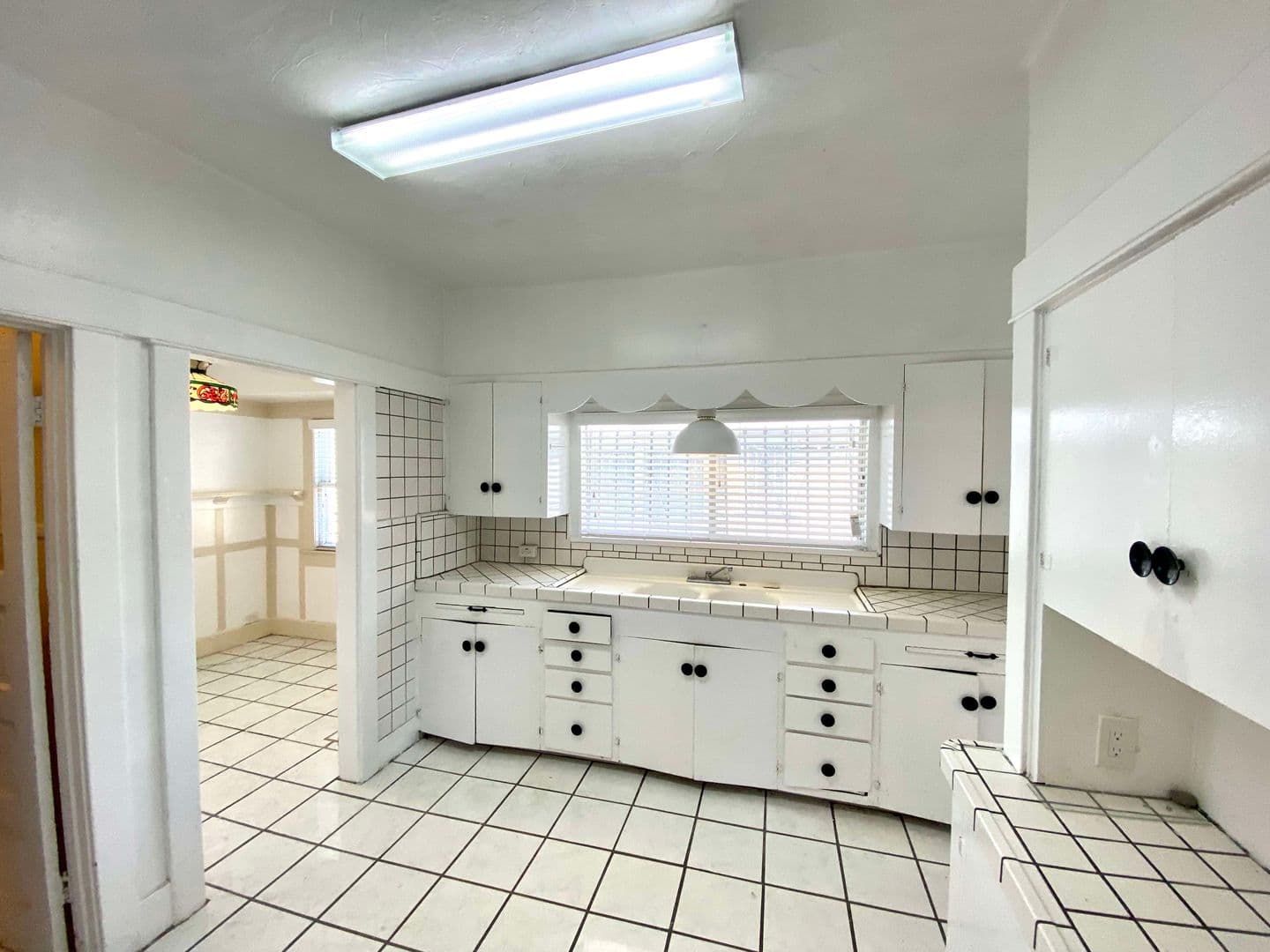 Los Angeles House: 1513 W 45th St