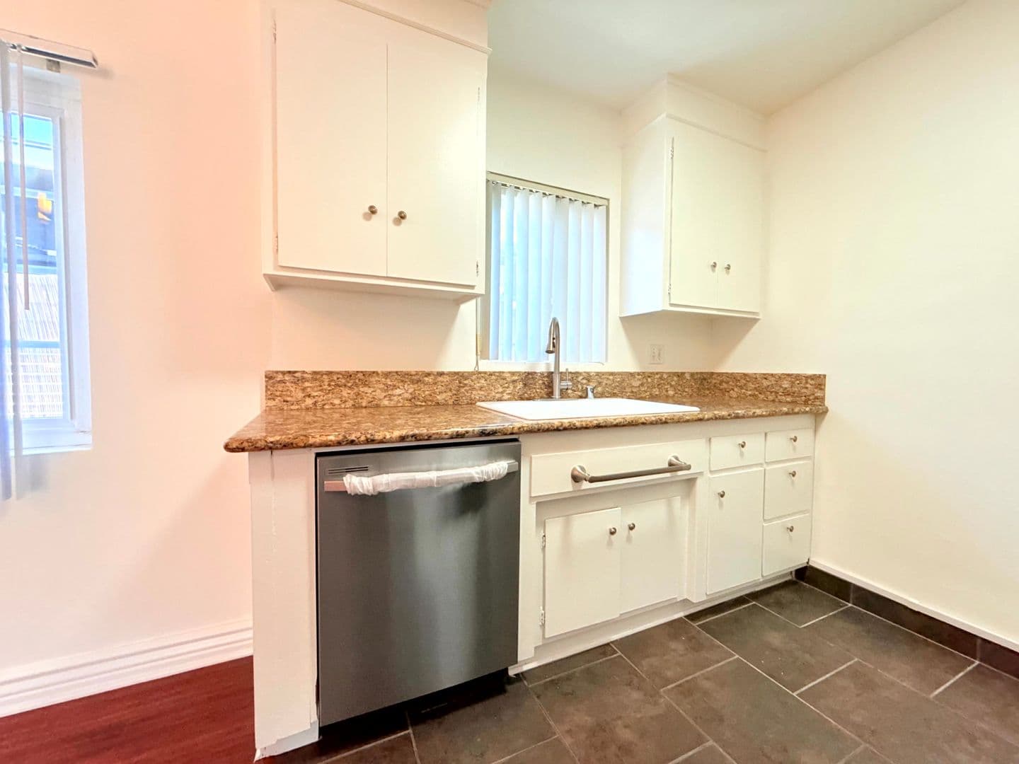 West Hollywood Apartment: 8130 Norton Ave