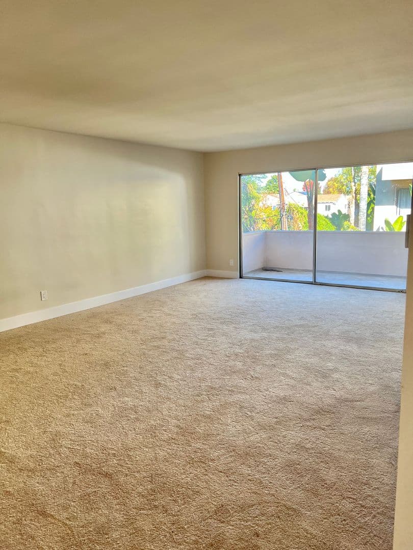 Sherman Oaks Apartment: 4647 Vista Del Monte