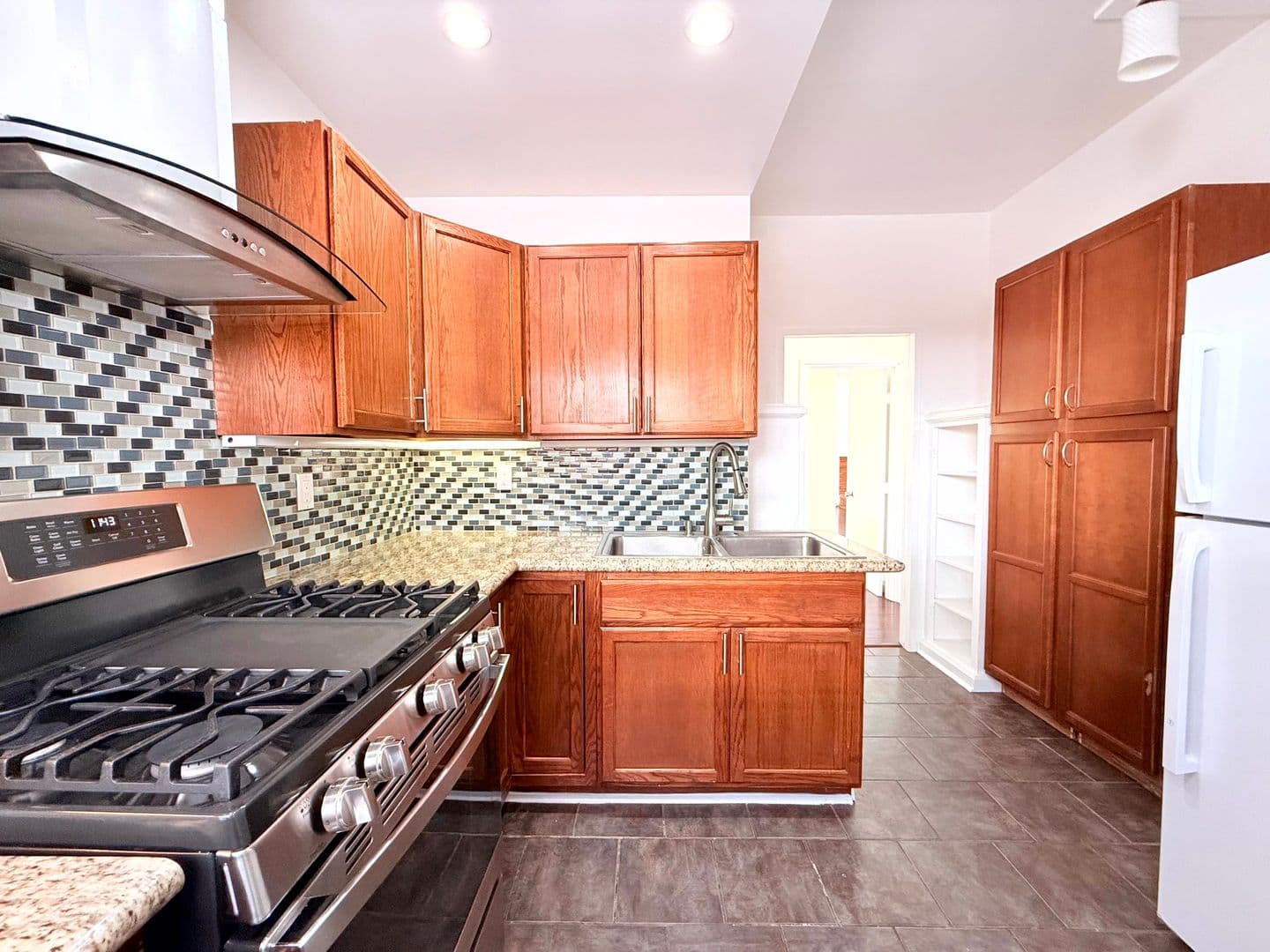 Pasadena Apartment: 607-611 N. El Molino Ave.