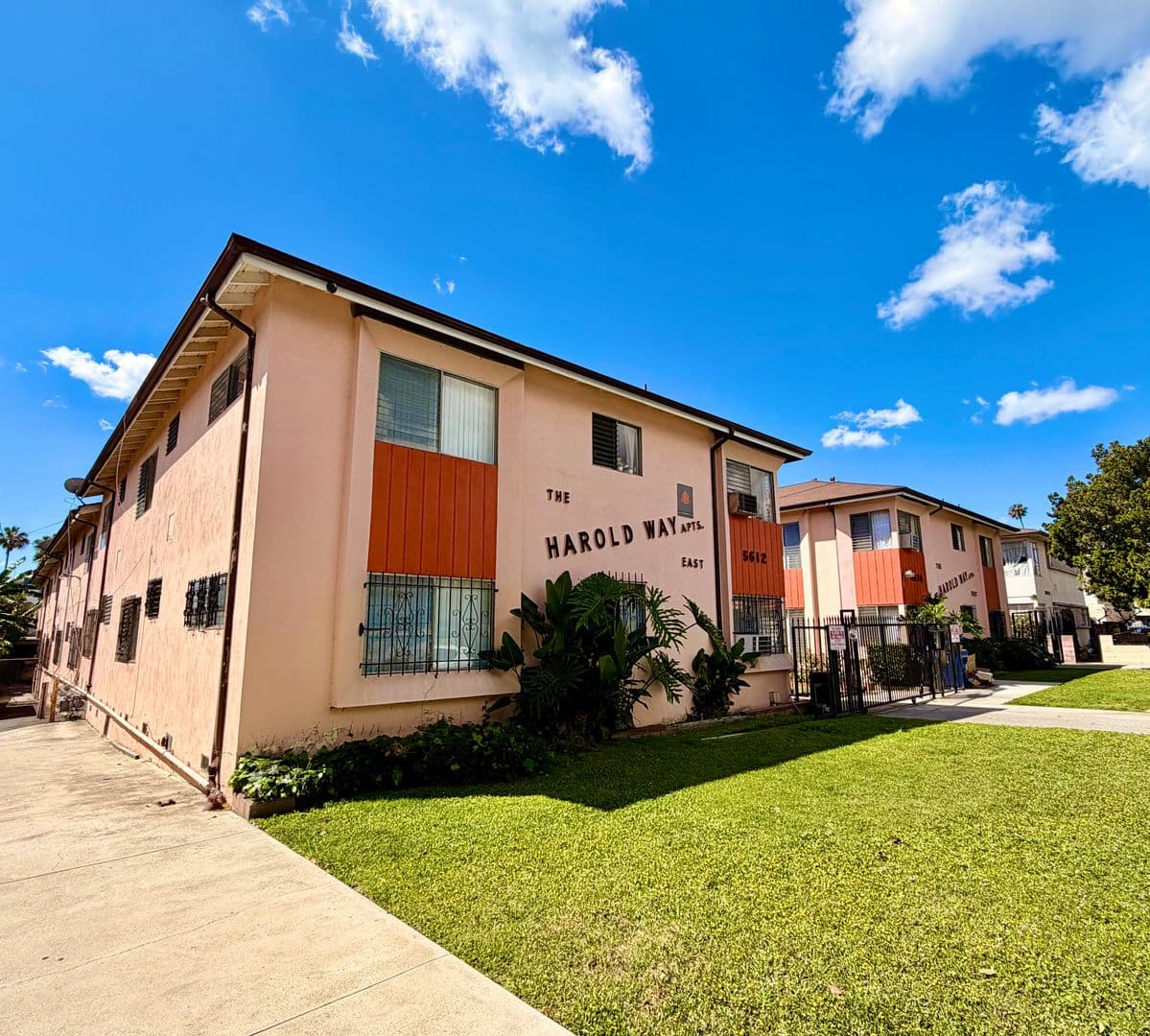 Los Angeles Apartment: 5612 Harold Way