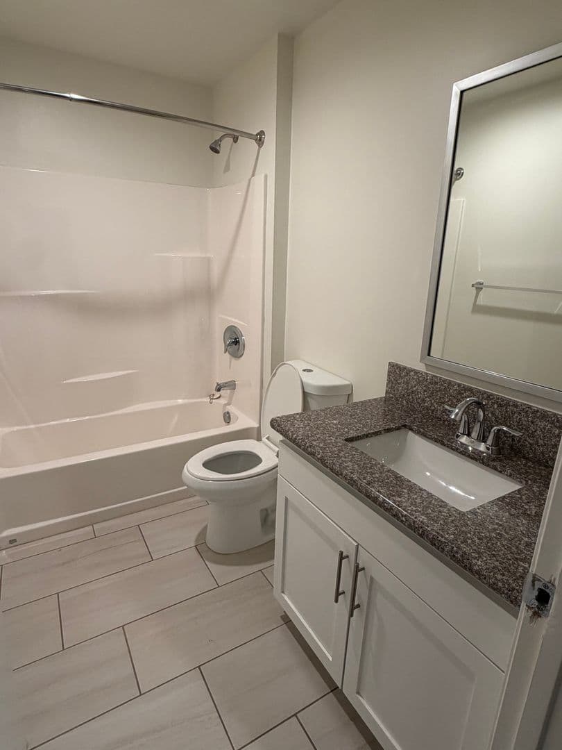Canoga Park Apartment: 6816 Independence Ave