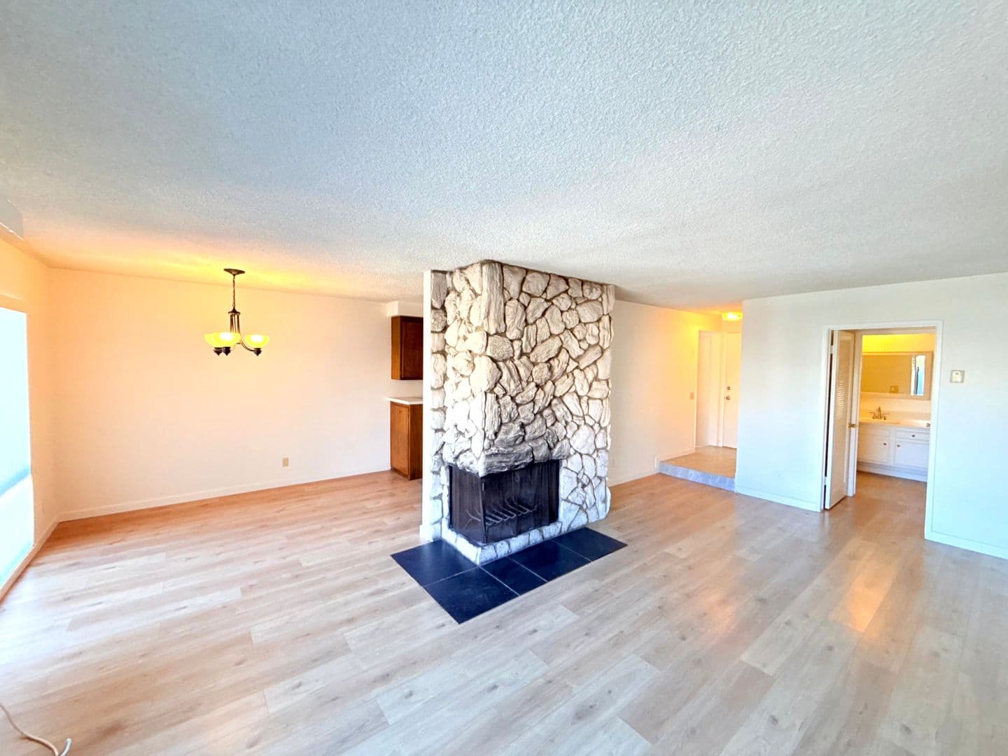 Los Angeles Apartment: 1275 Barry Avenue