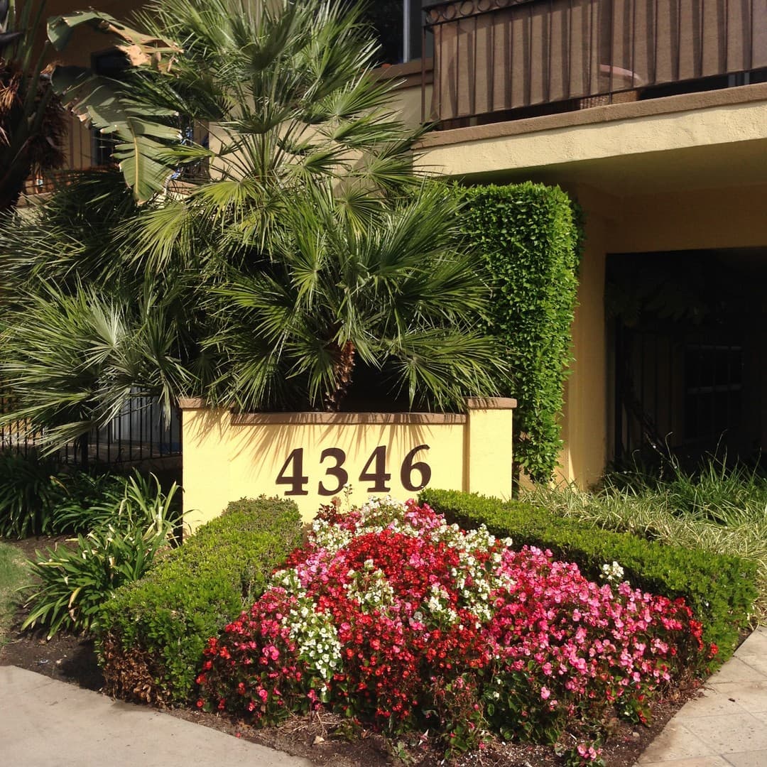 Sherman Oaks Apartment: 4334 Matilija Ave.