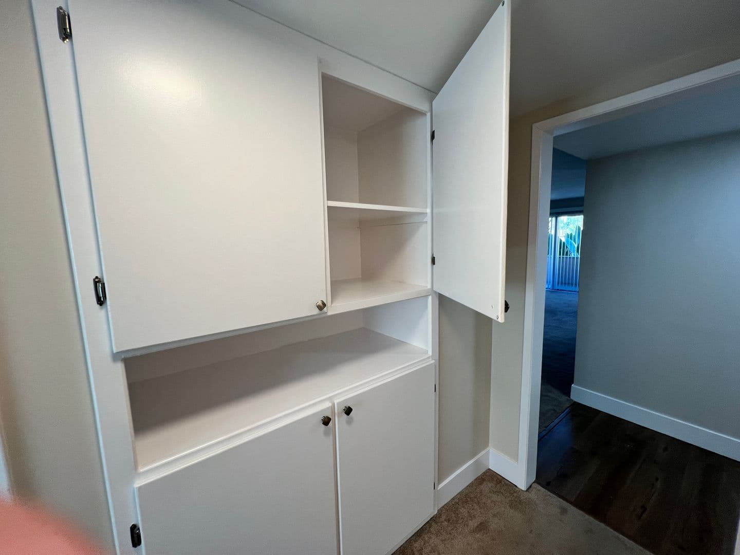 Sherman Oaks Apartment: 4647 Vista Del Monte
