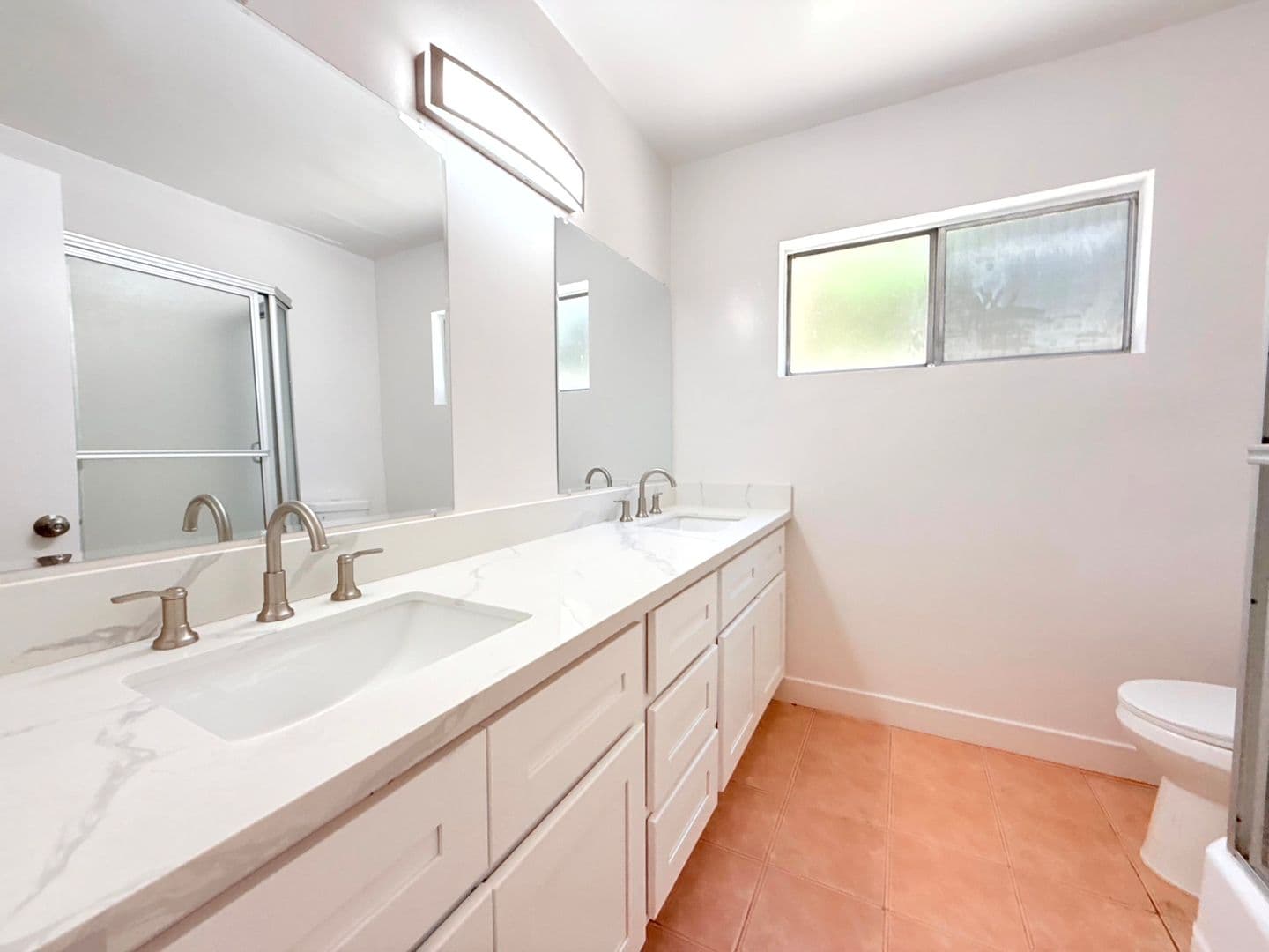 Inglewood Apartment: 853 W Beach Avenue