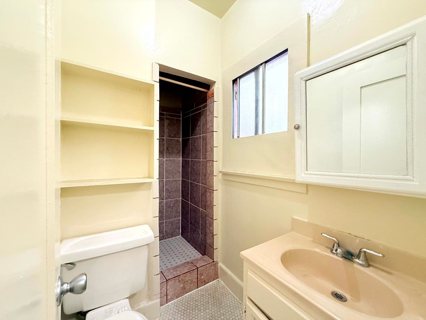 Los Angeles Apartment: 1614 N. Kenmore Avenue