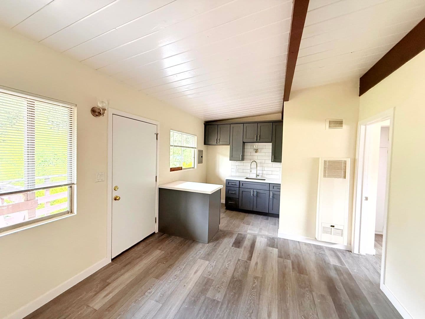 Pasadena Apartment: 753 Worcester Avenue