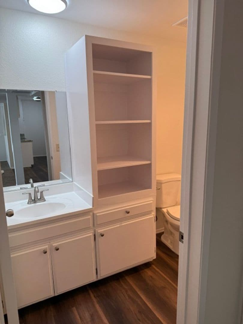 Reseda Apartment: 7235 Baird Avenue